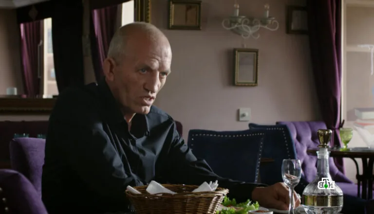 Момент из 16 серии 4 сезона