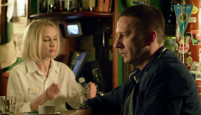 Момент из 12 серии 6 сезона